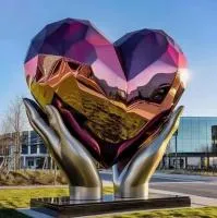 Скульптурная композиция сердце в ладонях (518273) монтаж арт-объект  в Орске